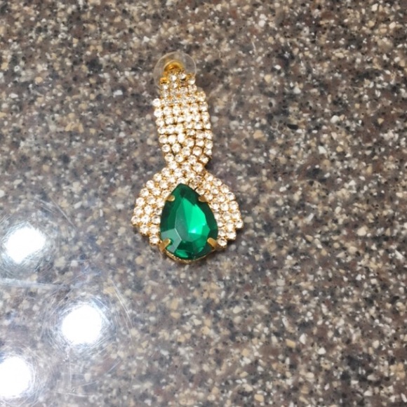 🐣EMERALD GREEN EARRINGS - Picture 3 of 5